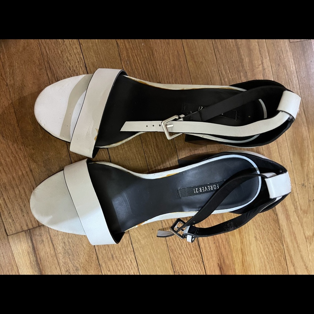 Sandals 👡